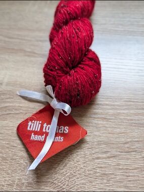 Tilli Tomas Hand Paints 100% Silk W/Glass Beads Yarn Rock Star American Beauty
